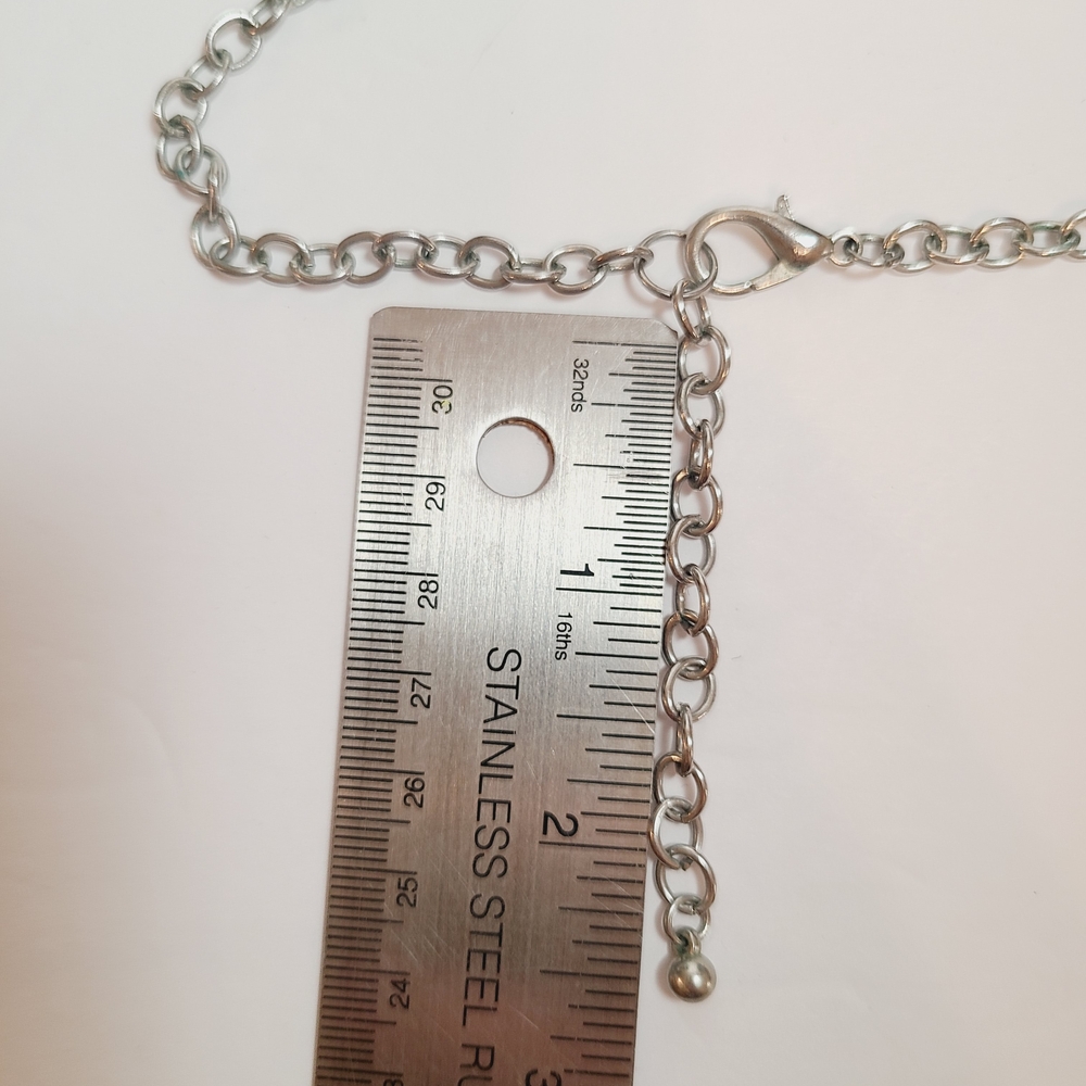 Elegant Silver and Cream Beaded Necklace - Picture 3 of 4